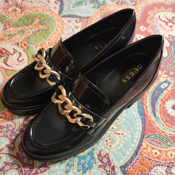 Guess Women's 1.5-Inch Platform Heel Chain Loafers Black Size US:10 - Picture 5 of 15